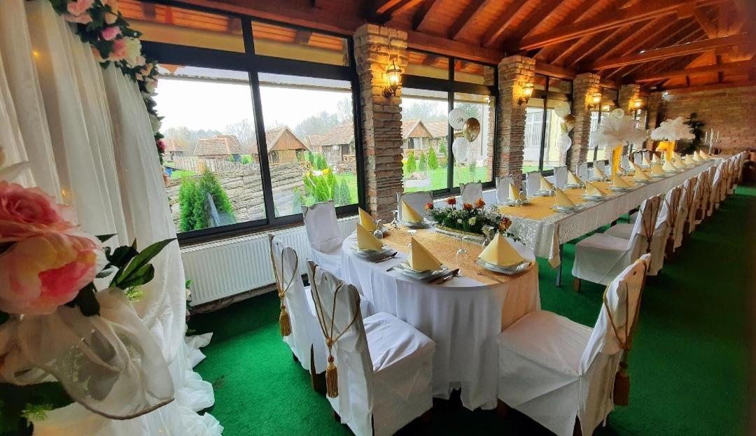 Etno Selo Eden Hotel Zeravacki Potok Buitenkant foto