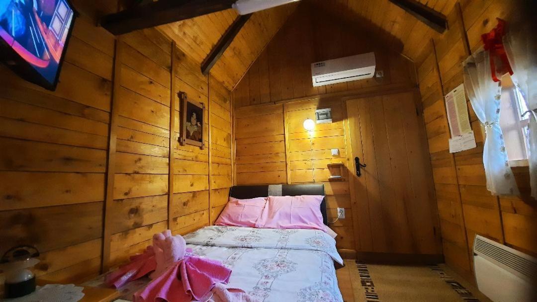 Etno Selo Eden Hotel Zeravacki Potok Buitenkant foto