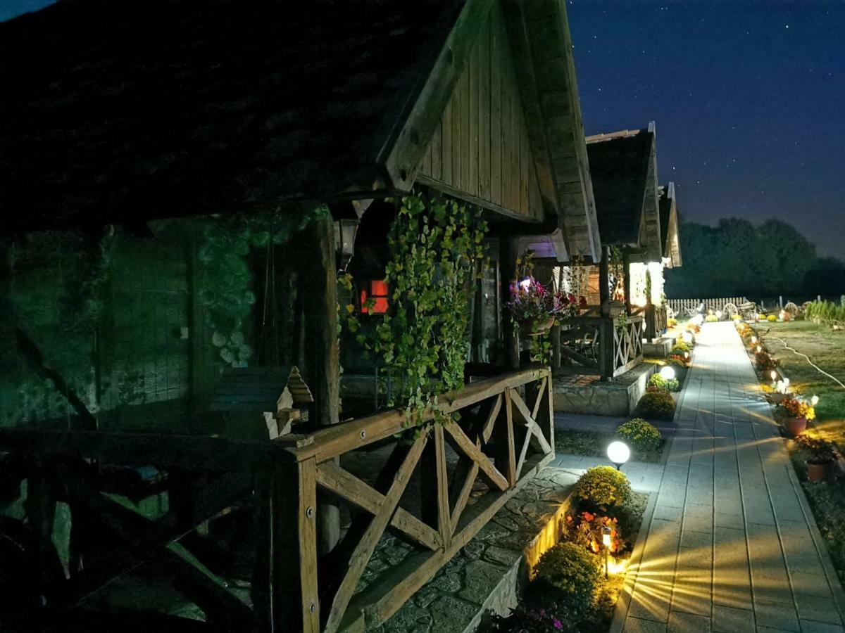 Etno Selo Eden Hotel Zeravacki Potok Buitenkant foto
