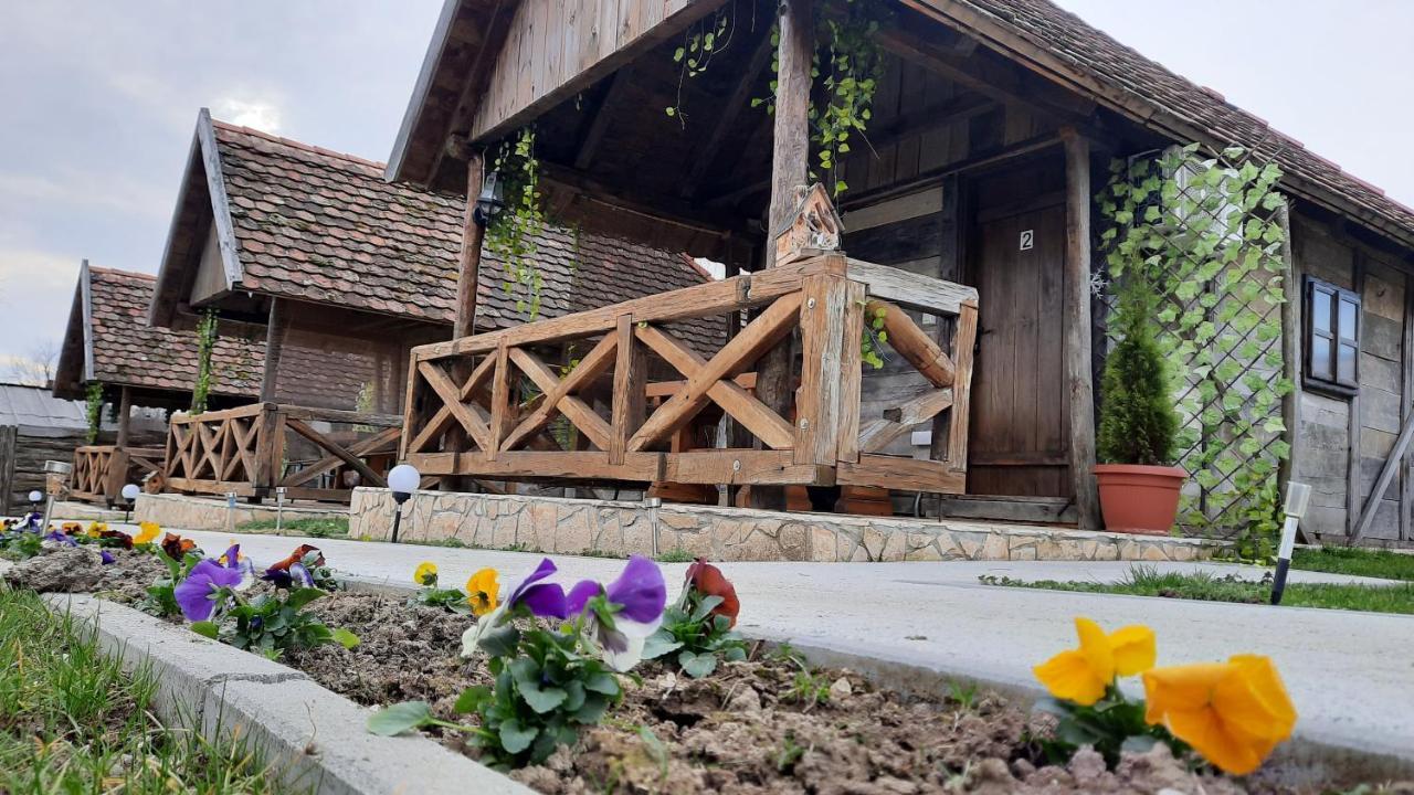 Etno Selo Eden Hotel Zeravacki Potok Buitenkant foto