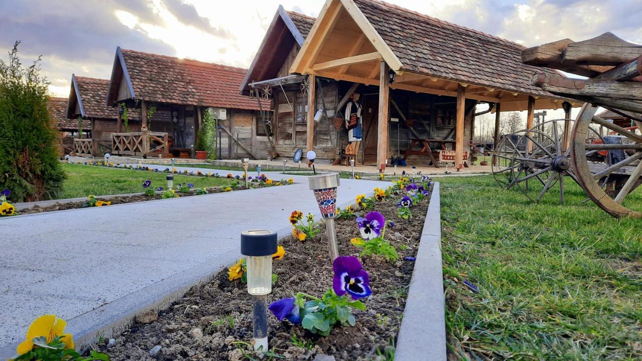 Etno Selo Eden Hotel Zeravacki Potok Buitenkant foto